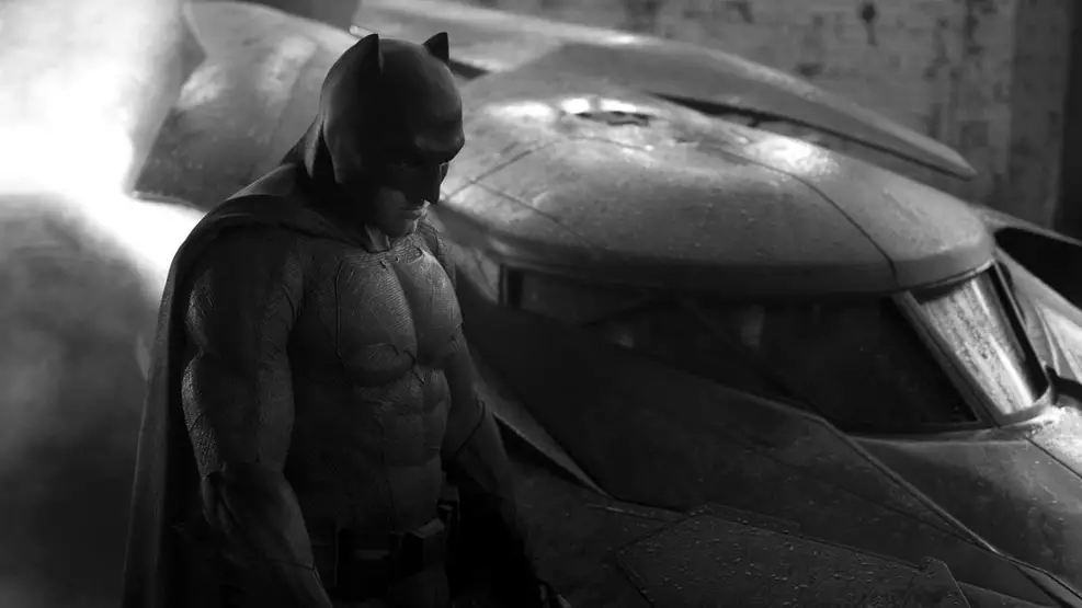 Ben Affleck aparece como Batman em cena de “Batman v Superman: A Origem da Justiça”.
