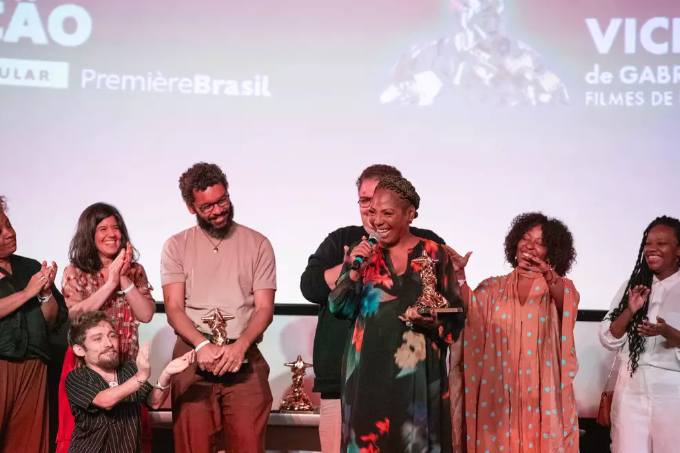 “Vicentina Pede Desculpas”, de Gabriel Martins, conquista três prêmios no Festival do Rio 2026.