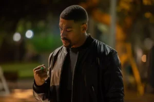 Kyle Chandler interpreta Hal Jordan no final da primeira temporada de “Lanternas”.