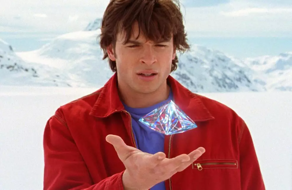 Smallville completa 25 anos com os criadores interessados em retomar a série em um possível revival.