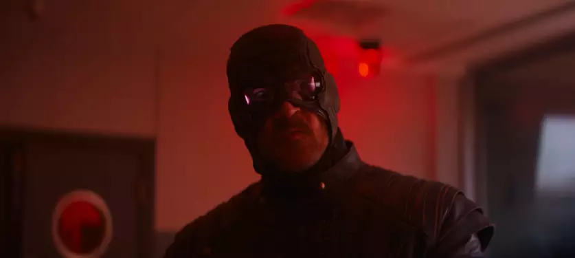 Paladino, interpretado por Todd Stashwick, aparece como caçador de recompensas na série VisionQuest.