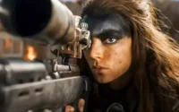 Anya Taylor-Joy durante a divulgação de Furiosa após revelar divergências criativas nos bastidores do filme.