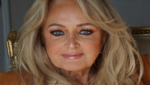 Bonnie Tyler enfrenta recuperação após cirurgia intestinal de emergência realizada em hospital de Faro, Portugal.