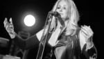 Bonnie Tyler aparece em registro promocional que representa a trajetória da cantora conhecida por Total Eclipse of the Heart.