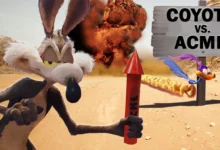 Pôster oficial do filme Coyote vs. Acme apresentando Wile E. Coiote em um tribunal ao lado de seu advogado.
