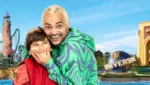 Eduardo Sterblitch e Pedro Burgarelli em cena de Dois é Demais em Orlando nos parques da Universal.