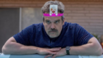 Ator David Harbour interpreta Floyd Smernitch na minissérie DTF St. Louis
