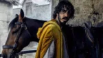 Dev Patel em cena de The Peasant, filme de ação da A24 ambientado na Índia medieval.
