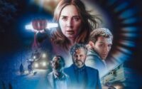 Dia D apresenta alienígenas e personagens em cena do filme de ficção científica da Universal Pictures.
