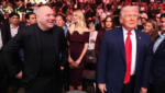 Donald Trump caminha ao lado de Dana White durante entrada em evento do UFC em Miami.