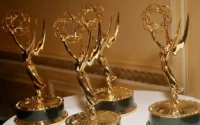 Emmy Awards 2026 tem mudanças na cerimônia principal após decisão da Academia de Televisão.