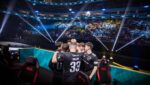 FURIA chega a Astana e é recebida por fãs no aeroporto antes da PGL Astana 2026 no Cazaquistão.