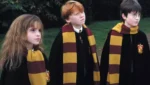 Drones formam cenas de Harry Potter durante show ao ar livre de aniversário