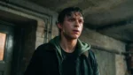 Tom Holland como Peter Parker em cena do trailer oficial de Homem-Aranha: Um Novo Dia.