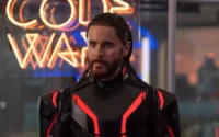 Jared Leto em imagem relacionada ao documentário da BBC que reúne acusações negadas pelo ator.