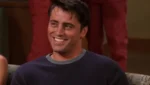 Matt Leblanc rindo na série Friends.