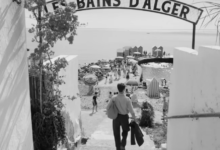 O Estrangeiro mostra Meursault em cena sob o sol na Argélia em adaptação dirigida por François Ozon