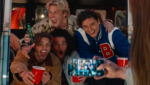 Série Off Campus da Prime Video com foco no time Briar Hawks e próximos casais da adaptação