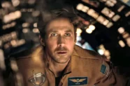 Projeto Ave Maria apresenta Ryan Gosling como um biólogo em missão espacial para salvar a Terra em cena da superprodução dirigida por Phil Lord e Chris Miller.