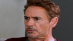 Robert Downey Jr. durante participação em podcast onde comenta o impacto dos influenciadores digitais na cultura da fama.