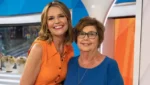 Savannah Guthrie visita o estúdio do Today enquanto investigação sobre o desaparecimento de sua mãe continua.