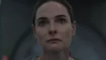 Rebecca Ferguson em cena da 3ª temporada de Silo durante o novo trailer divulgado pela Apple TV+.
