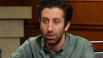 Simon Helberg detalha bastidores do piloto de The Big Bang Theory e o impacto da recepção do público durante entrevista no festival Series Mania.