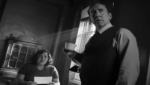 Nicolas Cage como detetive em Spider-Noir em cena do trailer divulgado pelo Prime Video