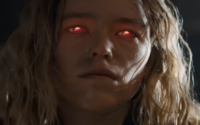 Milly Alcock como Supergirl em cena do trailer final de Supergirl, que mostra o retorno de Superman e a presença de Lobo.