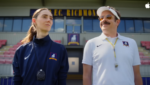 Jason Sudeikis como Ted Lasso em cena da 4ª temporada da série da Apple TV+