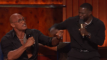 The Rock provoca Kevin Hart durante roast da Netflix em apresentação realizada no Netflix Is a Joke Fest.