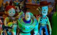 Toy Story 5, da Pixar, chega ao Disney+ em setembro após ultrapassar US$ 1 bilhão em bilheteria mundial.