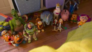 Toy Story 5 ganha trailer final destacando o novo conflito tecnológico da animação da Pixar.