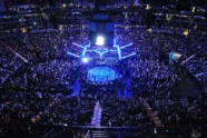 Khamzat Chimaev defende cinturão no UFC 328 em Newark em evento com card completo de lutas.