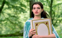 Anne Hathaway como Ella no filme Uma Garota Encantada, que será adaptado em série pelo Disney+.