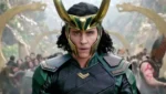 Tom Hiddleston como Loki em Vingadores: Apocalipse da Marvel Studios